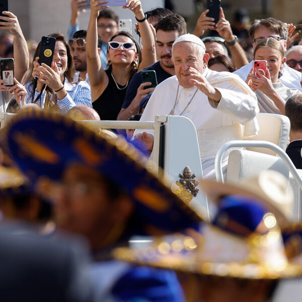 Svrabín koqkámpè Francis Singapore móngdàn svng dilv́m íwe zaqlè tvrà taq lvpat tébǿì we shaqré rì svng vcù:ngò we ràlàng dvp nvng Catholic Junior colleague shvrà rì svng dinø̀ vriq lv́m íwe