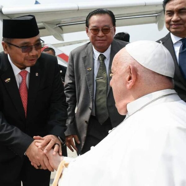 Pope Francis ò Asia & Ocenia dvbùshvng zaqlè tvrà, Indonesia móngdàn kèní 6 September 2024 ni taq Papua New Guinea móngdàn svng búngámì