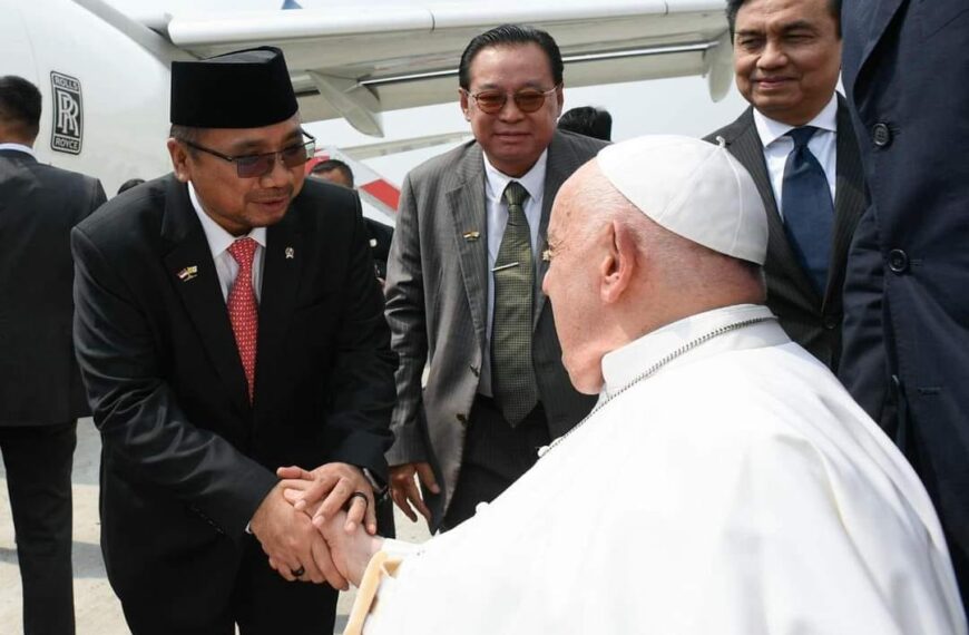 Pope Francis ò Asia & Ocenia dvbùshvng zaqlè tvrà, Indonesia móngdàn kèní 6 September 2024 ni taq Papua New Guinea móngdàn svng búngámì