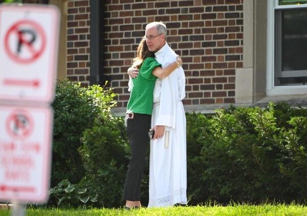 American móngdàn taq vlwe Catholic Mission paqzí zùng tiqlòng taq zùngmà rì shvnatí wvp vhǿm bǿà we dang nvng singnø̀ Pope LEO XIV taqkèní yòl kàru vrìng bǿà we