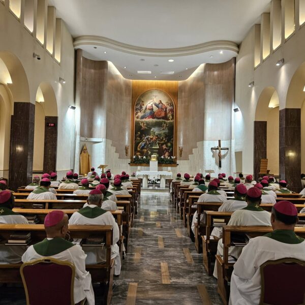 Mongdan vrám keni høqráwe Svrado 200 gø nvng Svrabín Pe Vatican vtong taq vhømwe long