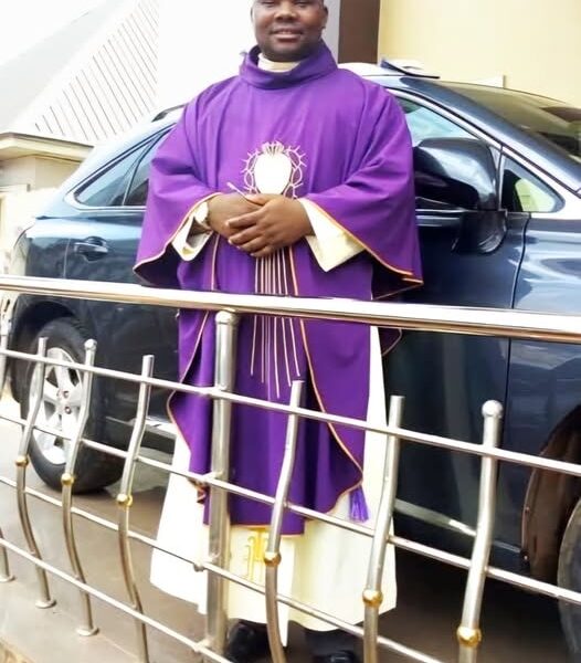 Nigeria móngdàn taq Catholic shvrúngshú tiqgǿ shvt vhǿm bǿà we