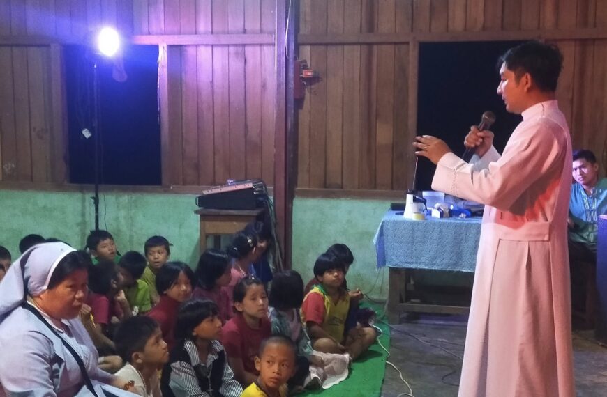 Dvbùshang Svsana Cvmrérì nvng Svrapè,mèlào vshøm (3)ni dvzv’ng zong pòqshi we