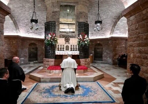 Svrabín koqkámpè Leo XIV Assisi Wamà St. Francis ò, Dvgàm Taq Shvgùn Shvring Vjúrøt We