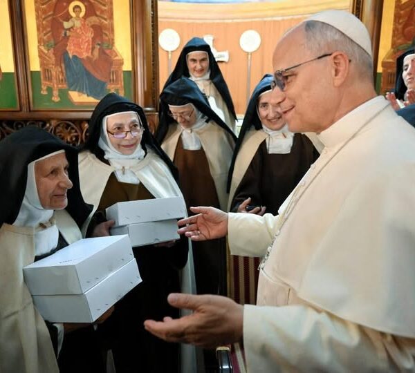 Pope Leo XIV taqkèní Camallate Sister zùng svng di nø vriqò we