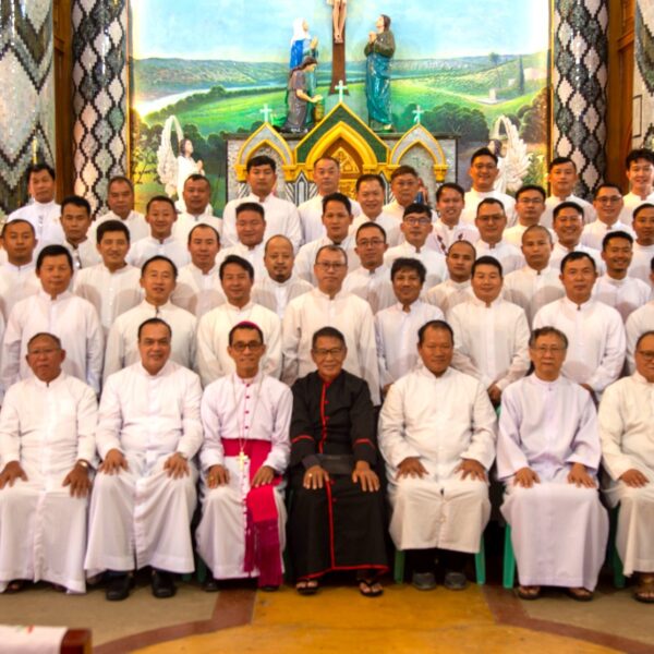 MYITKYINA CATHOLIC SASVNA VDÒNG JAU RÌ WUNGSÙNG NVNG VJÚRØT LIPONG WAWE DANG