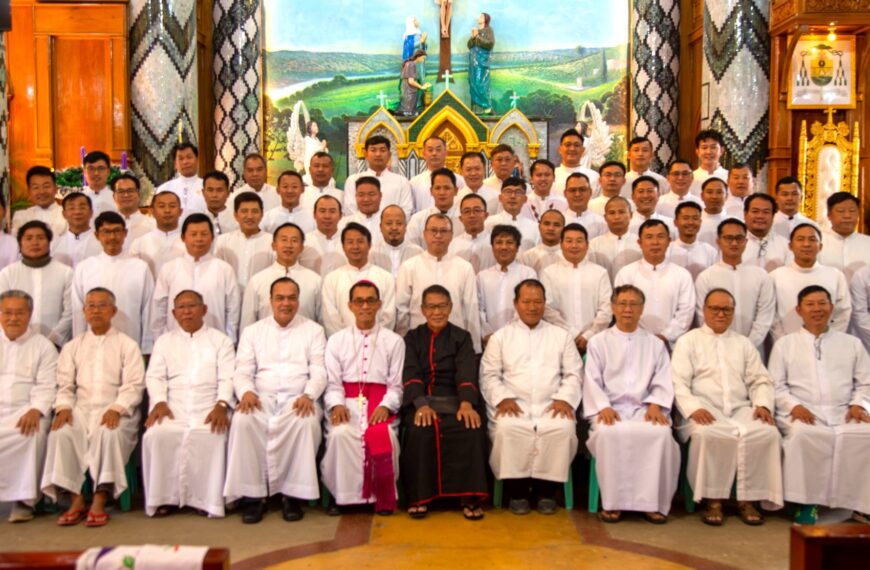 MYITKYINA CATHOLIC SASVNA VDÒNG JAU RÌ WUNGSÙNG NVNG VJÚRØT LIPONG WAWE DANG