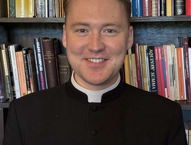 Scotland móngdàn kèní lvpat cv́m vtang íwe Catholic Shvrúngshú tiqgǿ