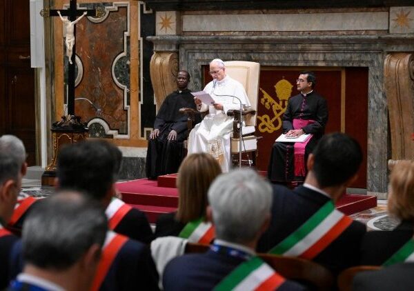 Shvwun dówe bv̀nlì tvrà nø chø̀mdø̀ngku svng vcvt dvzv́r we íe