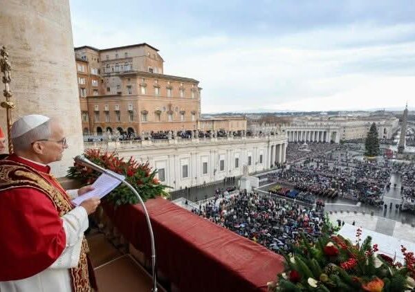 Christmas rvtø lvngcha vdòng mònggvn svng dvtú bøà we Pope Leo XIV ò mòngkà