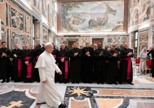 Svrabín Koqkvm Leo (14)í Kvmnønt nvng sing Svrabín Koqkvm rúng (DDF)kaq shø’n bø’ì Móngkà