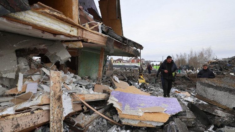 Mòngzø̀l lv́m tvrà nø vchvk mvdø̀ng tvrà tiqlòng íráì nø̀ bv̀nlì tvrà dang rì nvng singnø̀ kàciqrì gv́l ràwe dang dvtú we