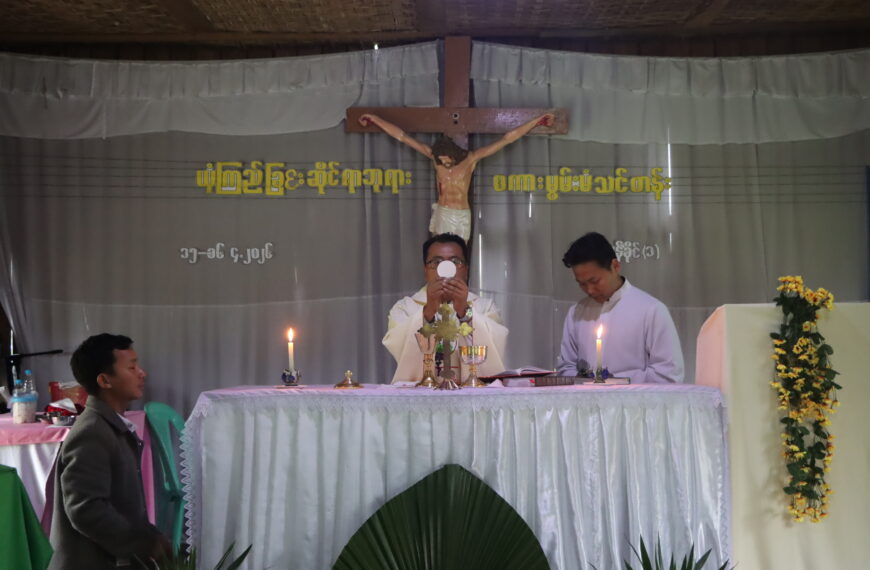 Shvngbe mvdvm Gvray mongzøl lòng laqtuqdaq! Dèni nònggùn lùshì lvm móngkà nø Yohan 6:44-51 vdòng taqkèní íē.Mongkà vzàng røshì lvm wàì.