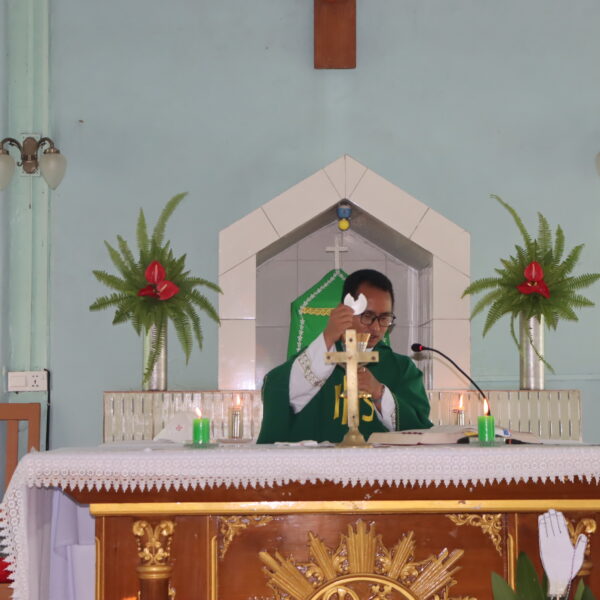 Shvngbe mvdvm Vkangpè Yesu Gvray mongzøl lòng vtoshì laqlúnì. Shvngbe svng Pamvra.