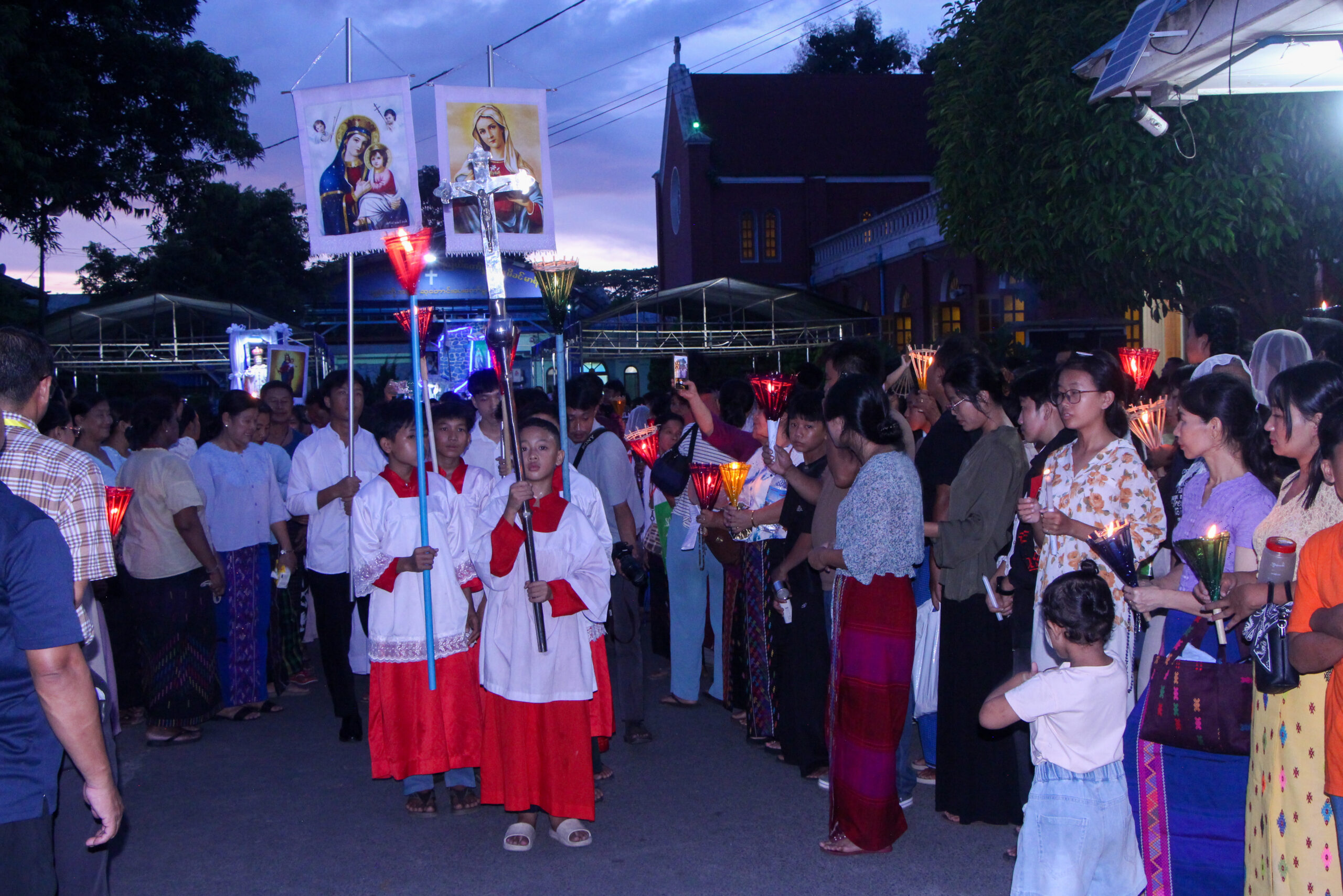 Myitkyina St.Columban Noqngøm chøm taq Shiqshàn we dang Mary òbóy wa we