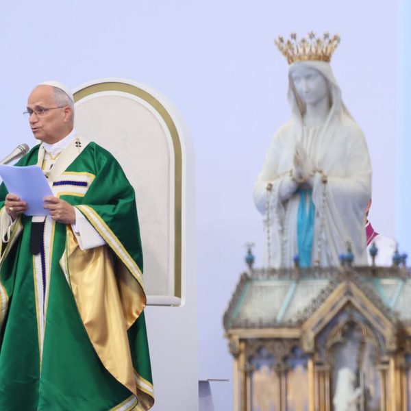 Lourdes yv’ng ” Vløm ra Sasvna wa rì” ku vrá búnglvm rvt Svrabyín Koqkvm Leo (14) í dvkv’m we