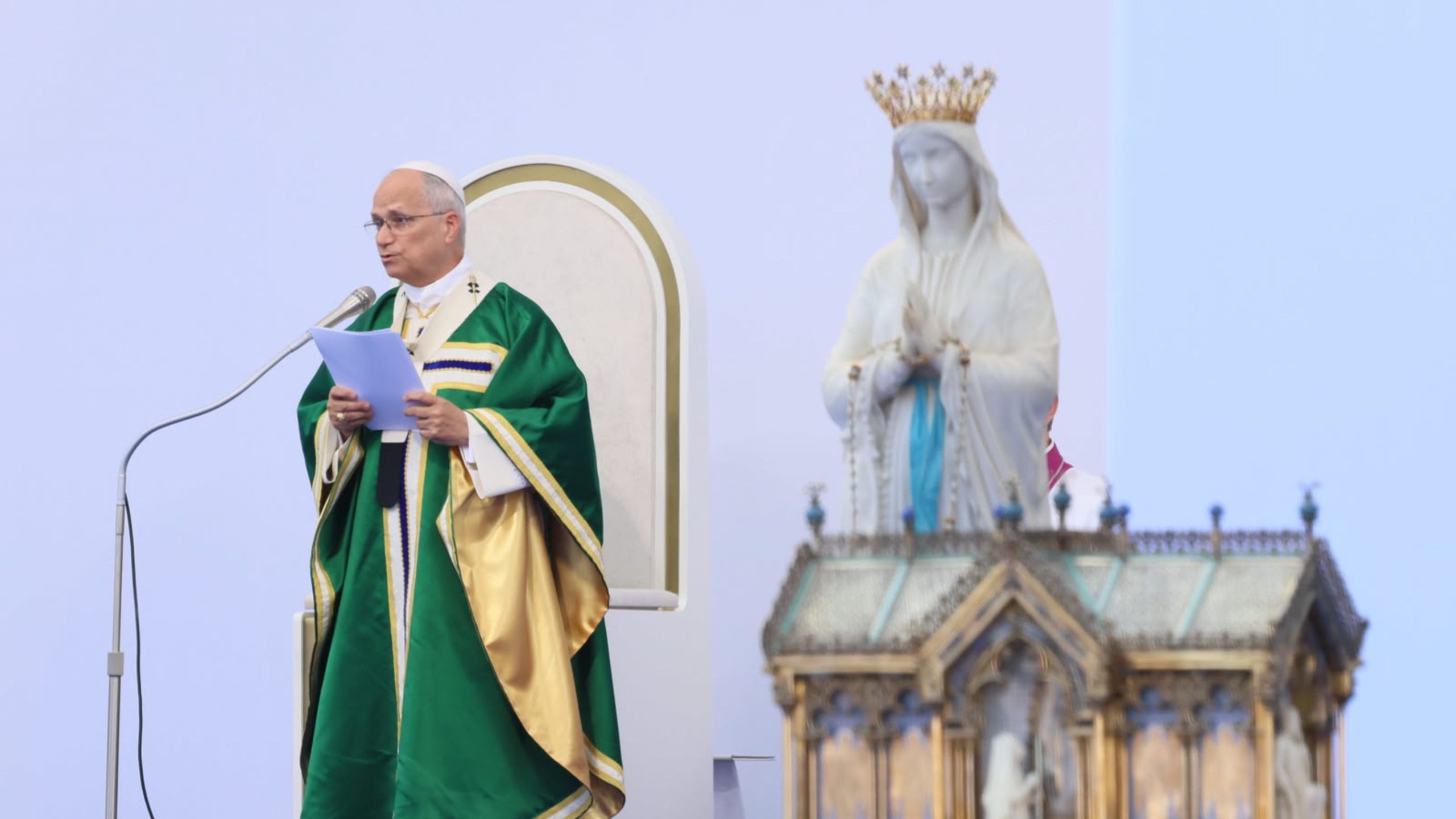 Lourdes yv’ng ” Vløm ra Sasvna wa rì” ku vrá búnglvm rvt Svrabyín Koqkvm Leo (14) í dvkv’m we